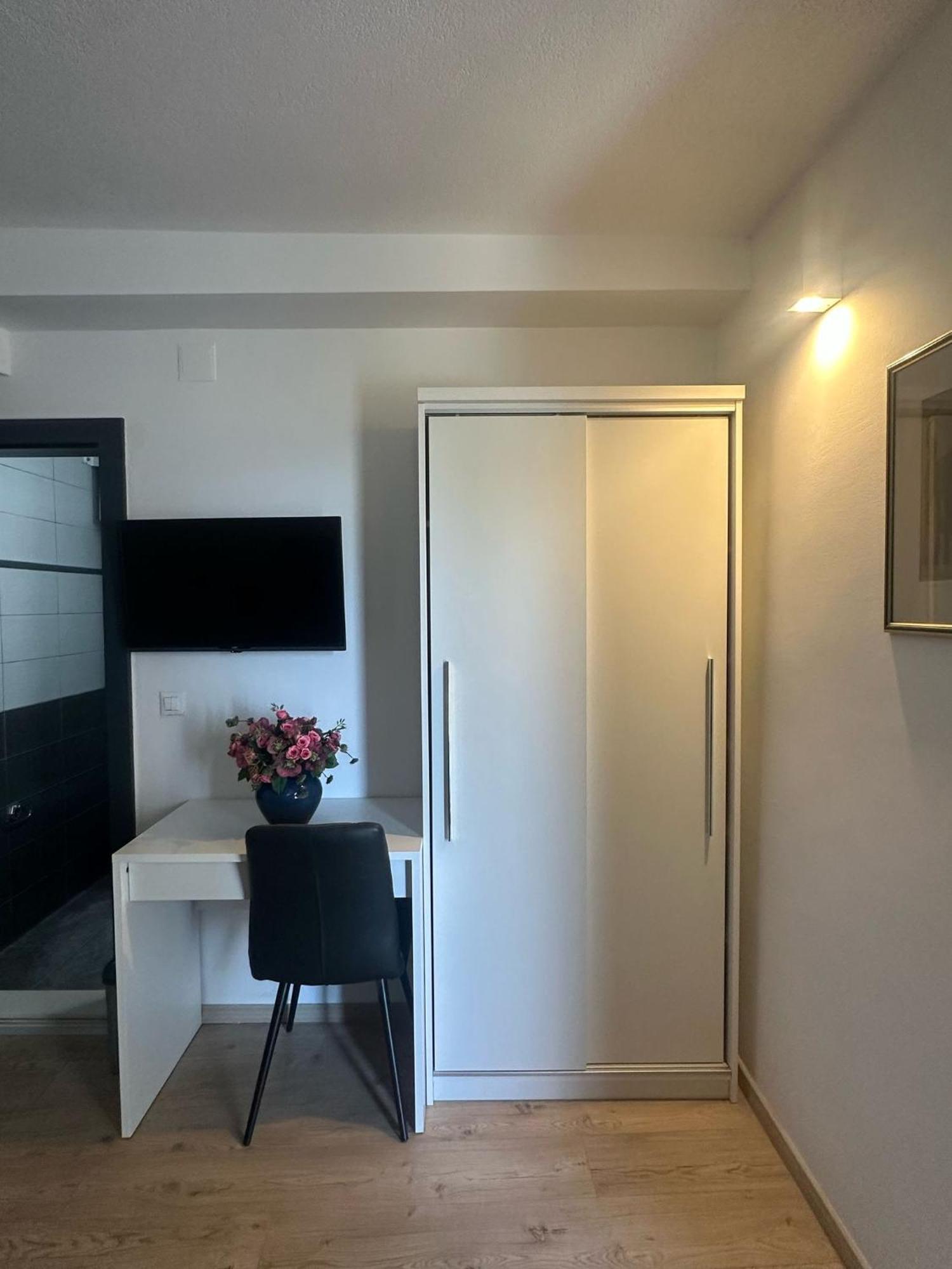 Apartments Tomas II Дубровник Екстериор снимка